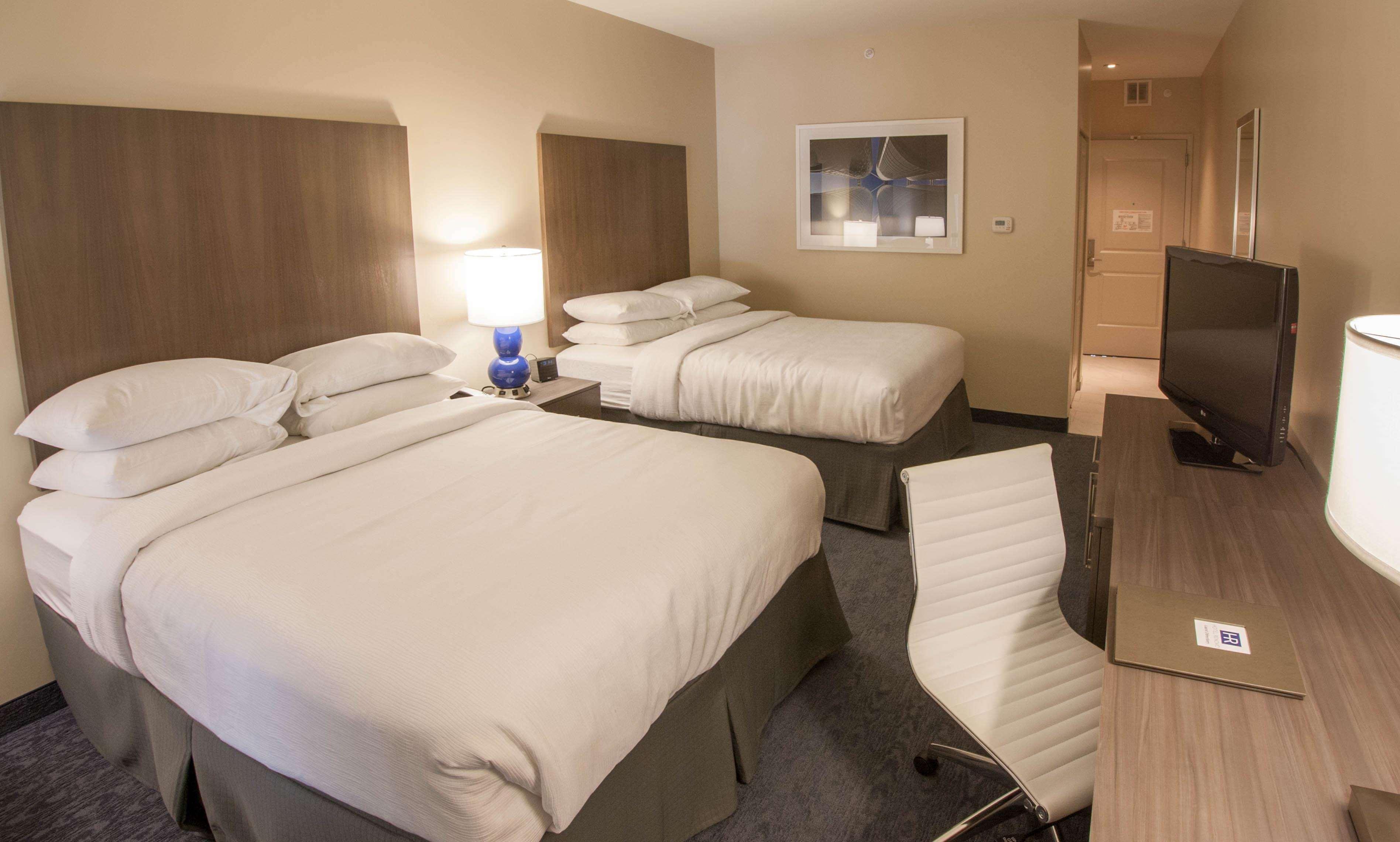 Hotel Renovo Des Moines Urbandale,Tapestry Collection Hilton Εξωτερικό φωτογραφία